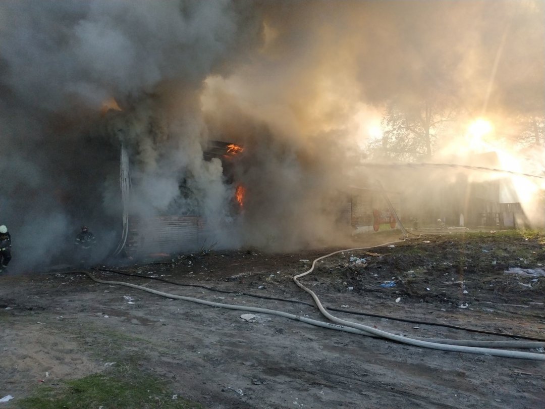 Пожарно-спасательные подразделения выезжали на пожар в г.Шенкурске Архангельской области.