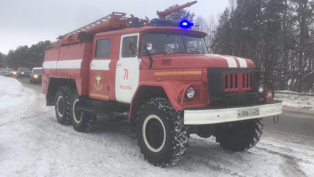 Пожарно-спасательные подразделения приняли участие в ликвидации последствий ДТП в г.Шенкурске