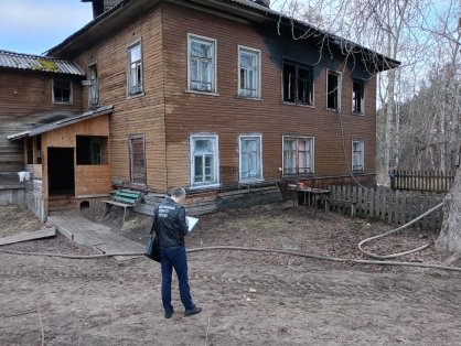Проводится проверка по факту гибели мужчины в результате пожара в Шенкурском районе